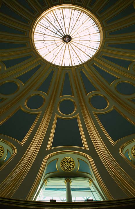 The oculus in the dome of the British Museum Reading Room was part of Victorian England's architectural cultural heritage. 