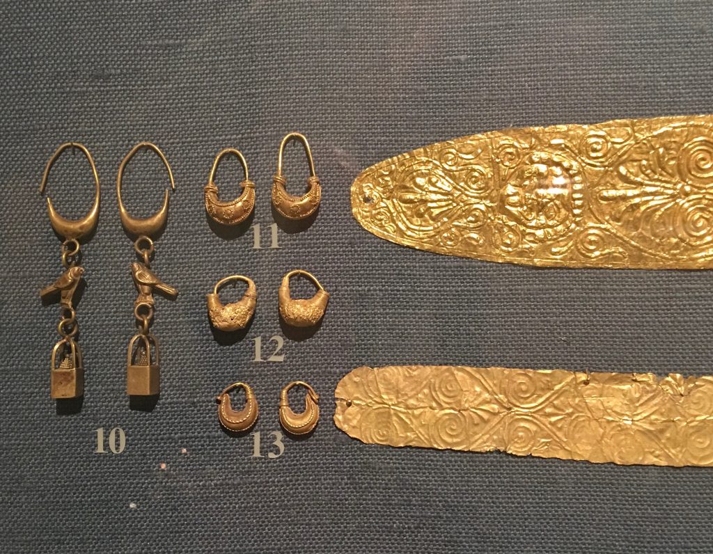 Ancient gold jewelry in the Benaki Museum, Athens, Greece inspires an aha moment about their connection to ordinary souvenirs. (Image © Joyce McGreevy)