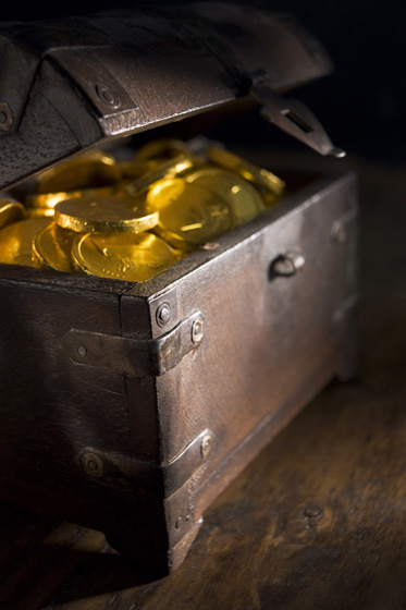 treasure chest of gold for hunting for treasure and life-changing experiences