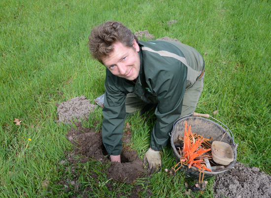 Jérôme Dormion sets a mole trap at Versailles Palace, just one of the life-changing experiences of the Royal Molecatcher.