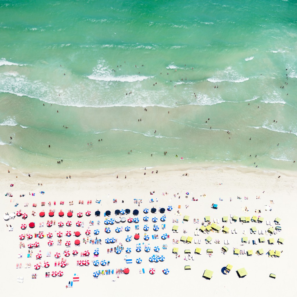 "Turquoise," image of beach chairs and umbrellas on Miami Beach, from a creative photography series taken by Antoine Rose, whose creative process relies on the bird's-eye view  (Image © Antoine Rose)