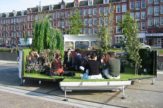 A park caravan, illustrating how creative thinking can redefine public parks. (Image © Kevin Van Braak)