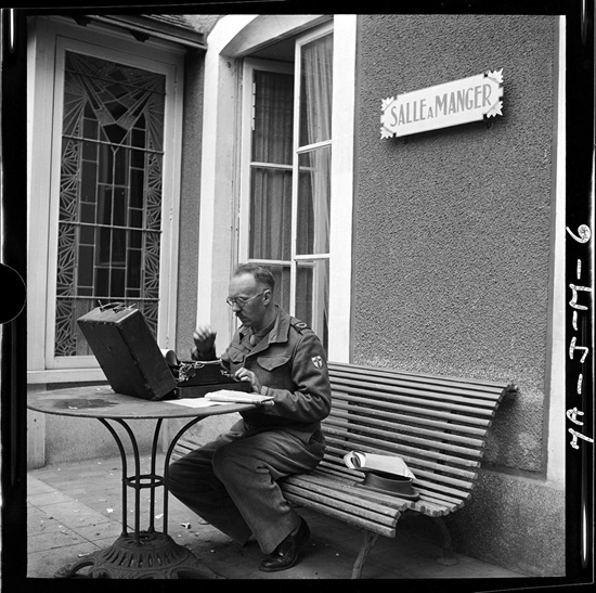 War correspondent working in France, after the D-Day invasion, where life's choices made a difference (Photo © John Morris/Contact Images Press)