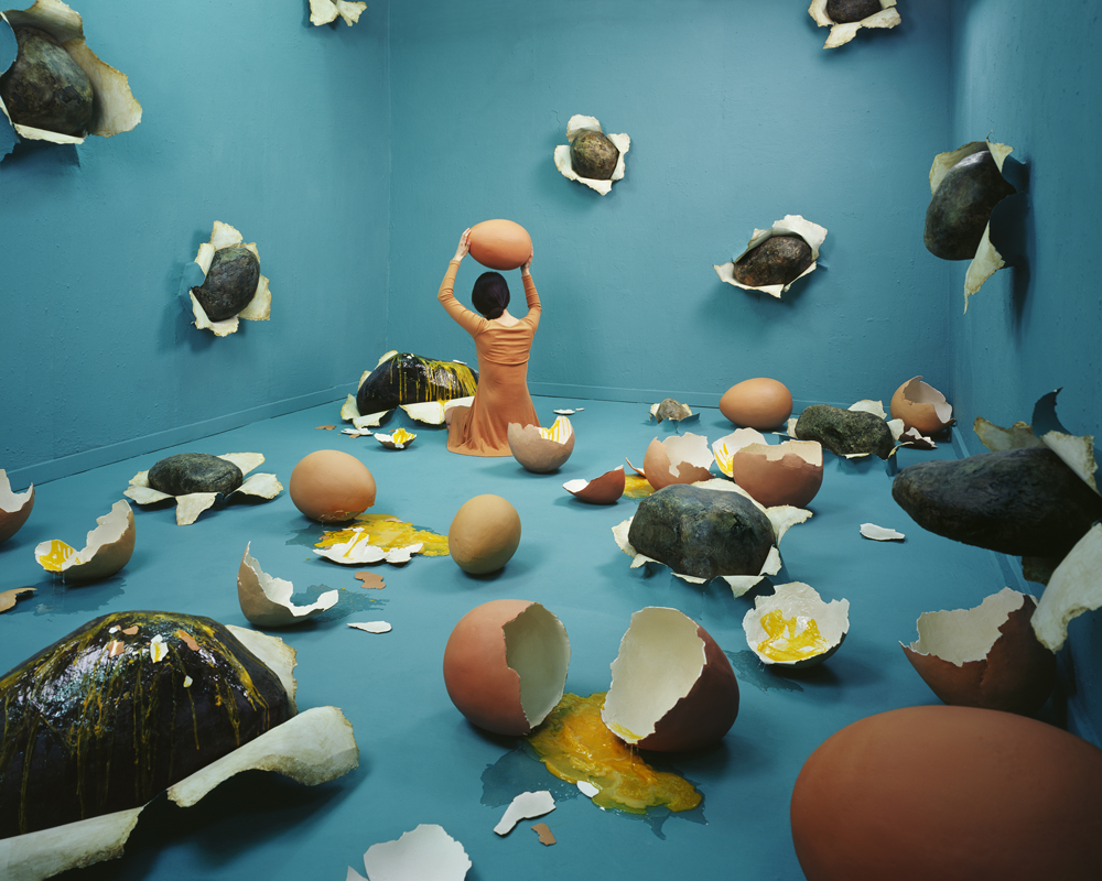 A surreal dreamscape created by Jee Young Lee inside her small studio, revealing how imagination and creativity can expand limitations. (© Jee Young Lee, courtesy of Opiom Gallery)