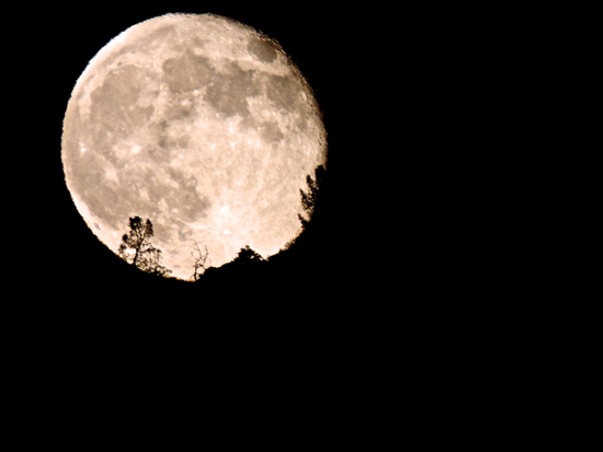 Supermoon at the Pinnacles National Park, offering creative inspiration in 2014 (Photo © David Taggart)