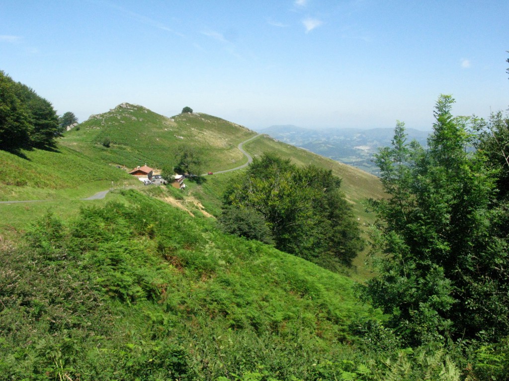 Green mountains in the Basque country of northern Spain, showing the location of the travel ninja's first "Oh, I see" moment that led to important travel tips. (Image © Eva Boynton)