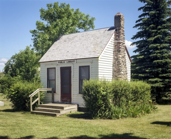 Small library in Roscoe, SD, one of the public libraries that shows America's cultural heritage. (Image © Robert Dawson.)