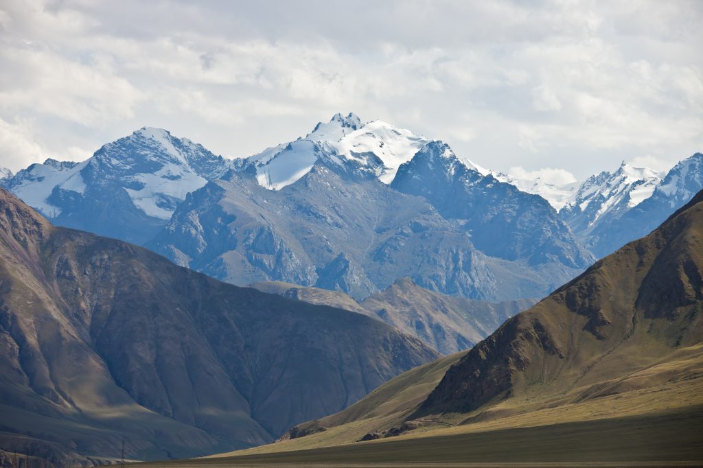 Mountain peaks of the Tien Shan, Kyrgyzstan. (Image © Oner Enarih/iStock.)