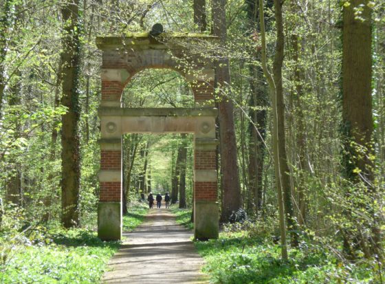 Parc de la Poudrerie entrance, a way to feed your wanderlust with Paris hidden treasures. (Image © Annabel Simms.)