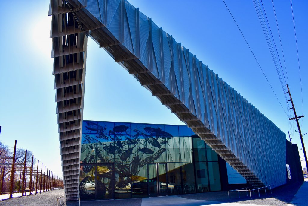 The exterior of SITE Santa Fe Colorful shows why Santa Fe, New Mexico inspires wanderlust. (Image © Joyce McGreevy)