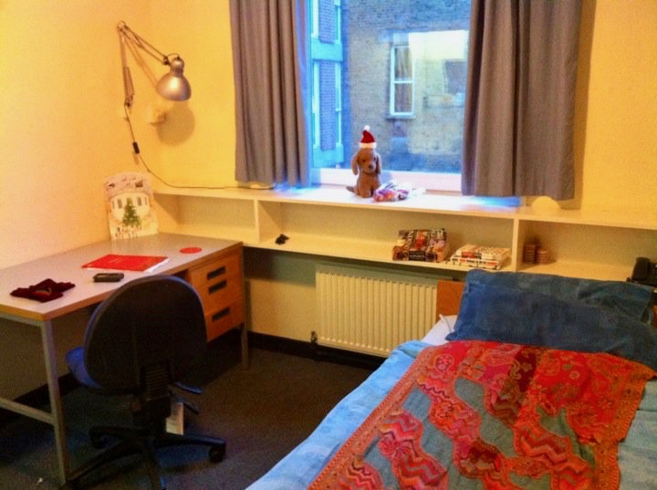 A dorm room at Carr-Saunders Hall, London lets travelers on a budget indulge their wanderlust. (Image © Joyce McGreevy)
