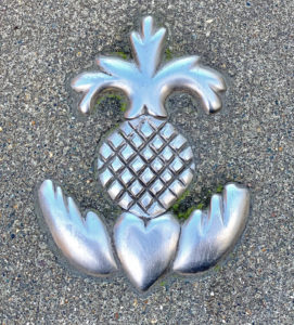 A metal object embedded in the pavement on Marchmont Street marks a poignant chapter of London’s history. (Image © Joyce McGreevy)
