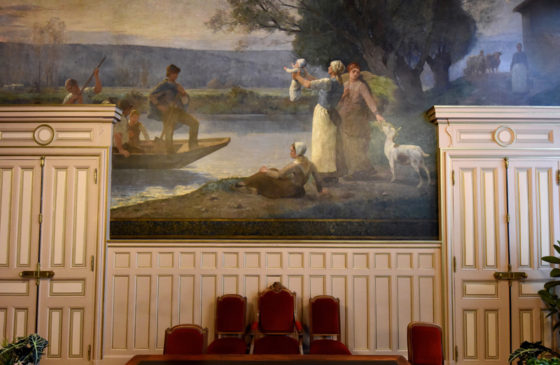 A painting by Ferdinand Humbert in the Salle de Mariage of the 15th arrondissement in Paris, showing that art discoveries can lead to new adventures and travels to the past. (Image © Meredith Mullins.)